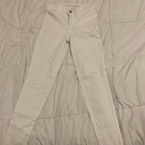 AMERICAN EAGLE Next level stretch white jeans